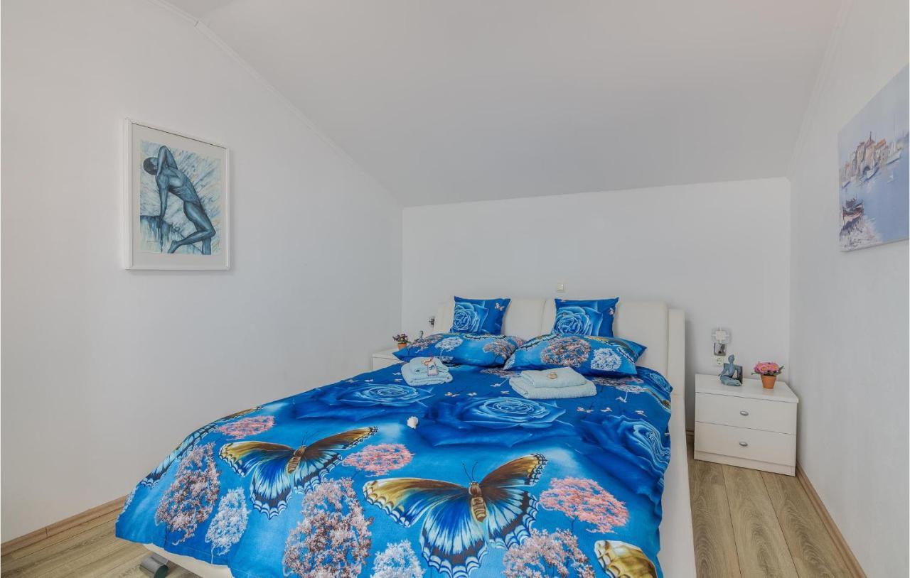 Nice Apartment In Stara Baska With Kitchen Zewnętrze zdjęcie